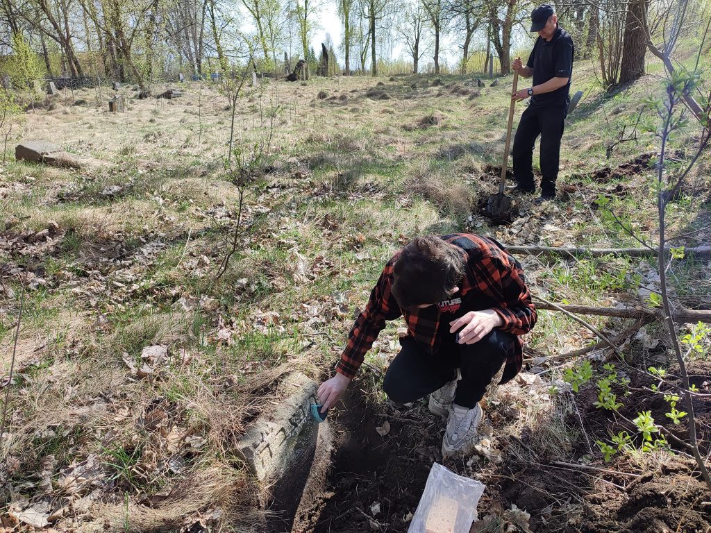 Продовжуємо реалізацію міжнародного спільного українсько-ізраїльського проєкту з вивчення старовинного єврейського кладовища Глухова